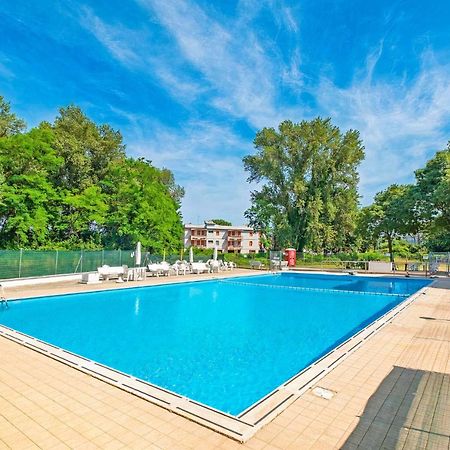 La Dolce Vita - Apartment With Shared Pool And Large Terrace Lido delle Nazioni Exteriér fotografie