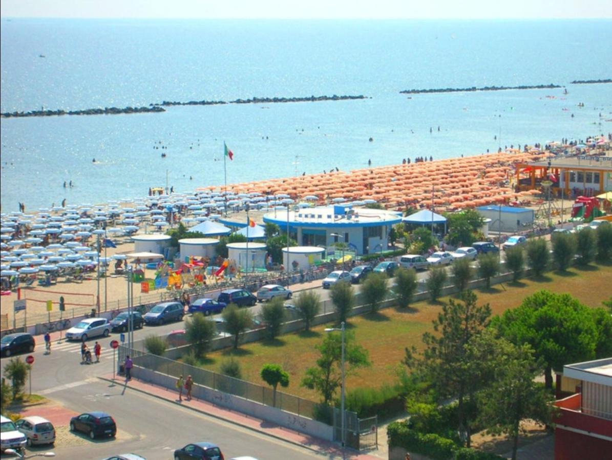La Dolce Vita - Apartment With Shared Pool And Large Terrace Lido delle Nazioni Exteriér fotografie