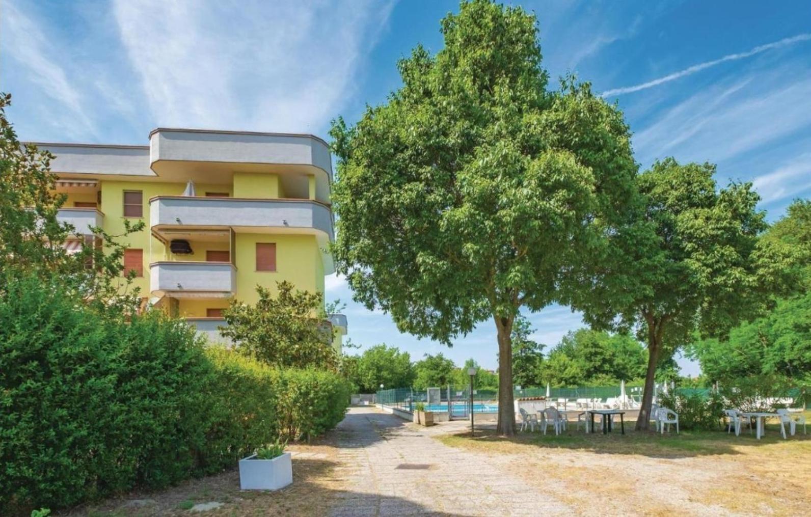La Dolce Vita - Apartment With Shared Pool And Large Terrace Lido delle Nazioni Exteriér fotografie